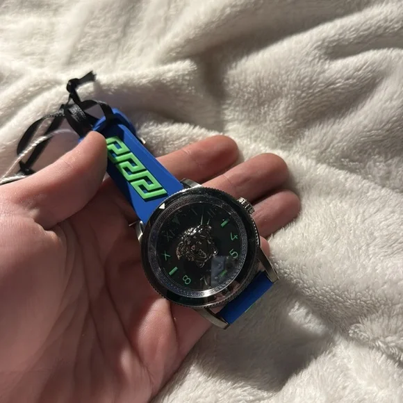 Versace Watch - Picture 3 of 3